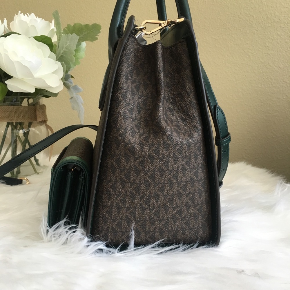 Michael Kors Montgomery Large Satchel & wallet - Picture 4 of 7